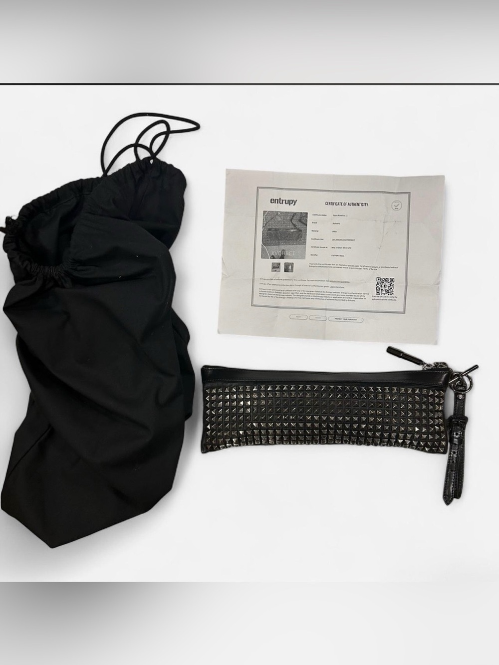 AUTHENTIC Y2K Burberry Prorsum Knight Black
Studded Evening Clutch / Wristlet